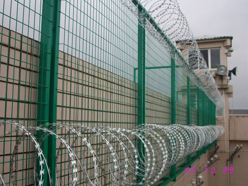 監(jiān)獄鐵絲護(hù)欄網(wǎng)
