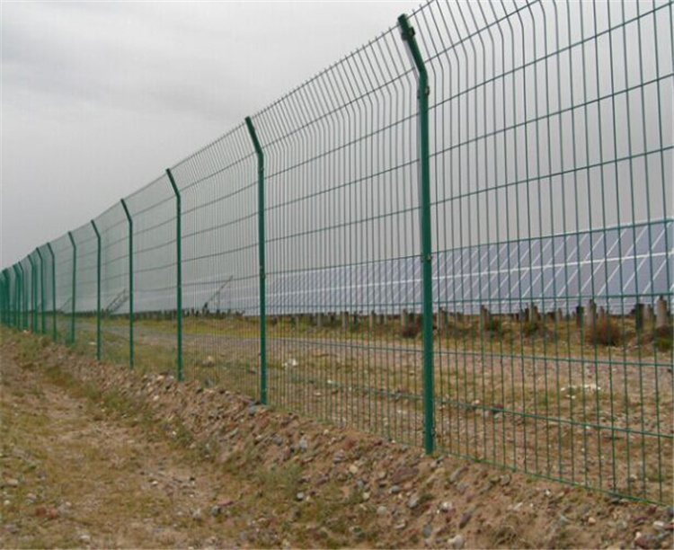 新能源光伏電站圍欄山地項目設(shè)計施工